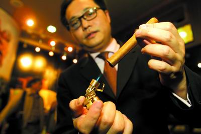 中国人抽雪茄?无关享受,只是做秀