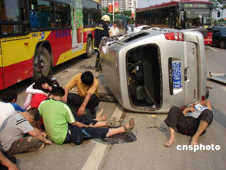 答案是因人而异,农民工工伤死亡后,家属获得的补偿最多只有七万元人民