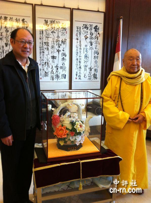 郑立中今抵南投,拜会中台禅寺惟觉老和尚.(中评社摄)