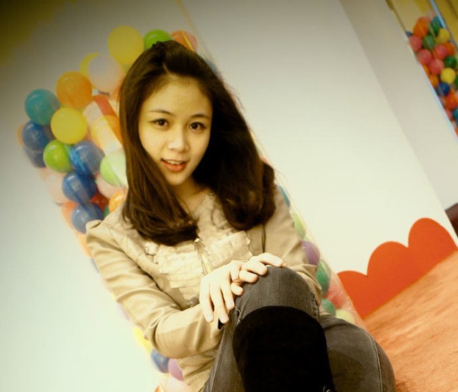 央视美女记者池舒欣走红 海量私照曝光