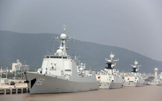 中国大批军舰集结 中华神盾舰神秘亮相