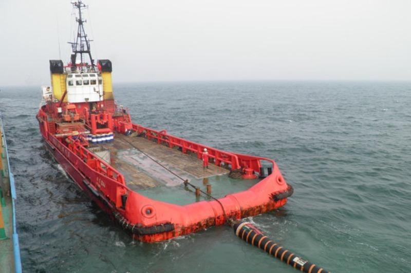 中国评论新闻:中国大型拖船西沙执法 撞烂越南