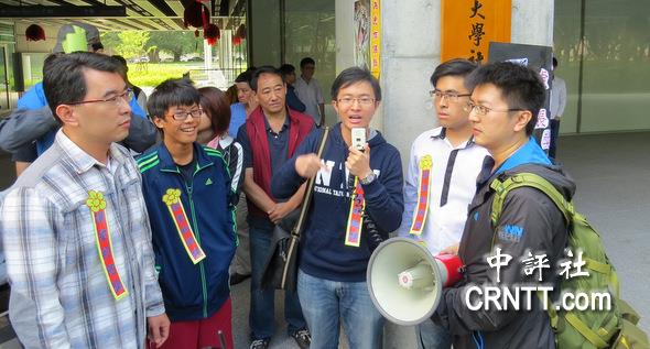 新党新北市议员候选人王炳忠,台北市议员候选人杨世光上午率台