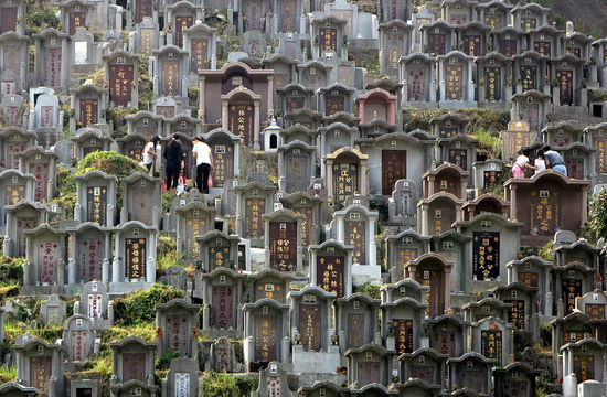 是80年代遗留下来的,也是香港目前仅有的墓地