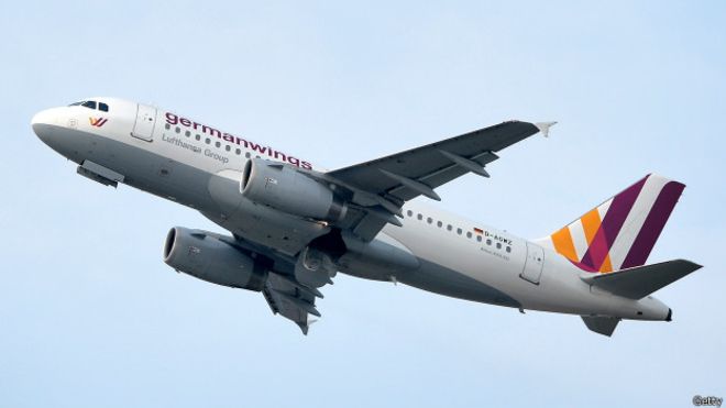 结业后加入汉莎航空集团旗下简称德翼航空的德国之翼germanwings服务