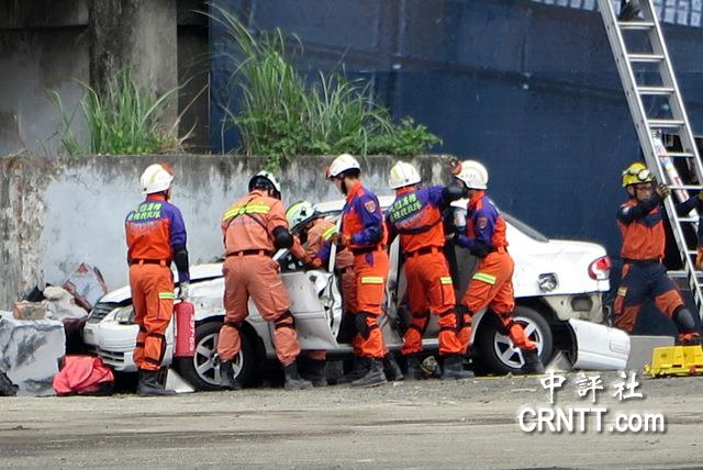 中评现场:台北消防演习 跟真的一样