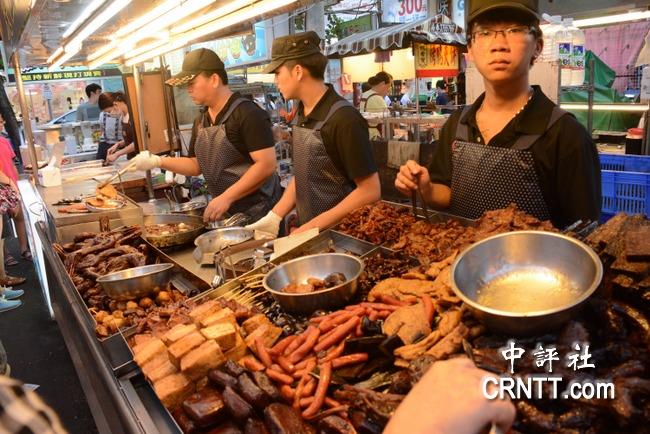 中评镜头:高雄瑞丰夜市陆客川流美食林立