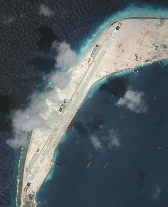 10月13日美济岛卫星图 跑道地基看到没?