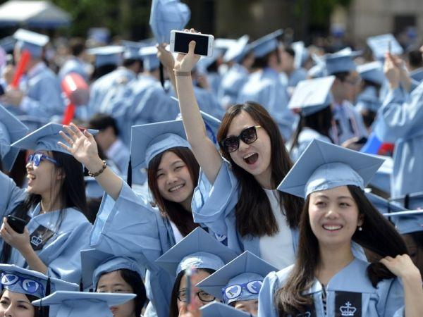 过半中国留学生回国发展 最青睐民企