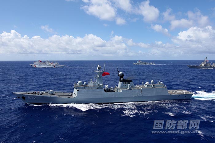 这是中国海军衡水舰参加训练.