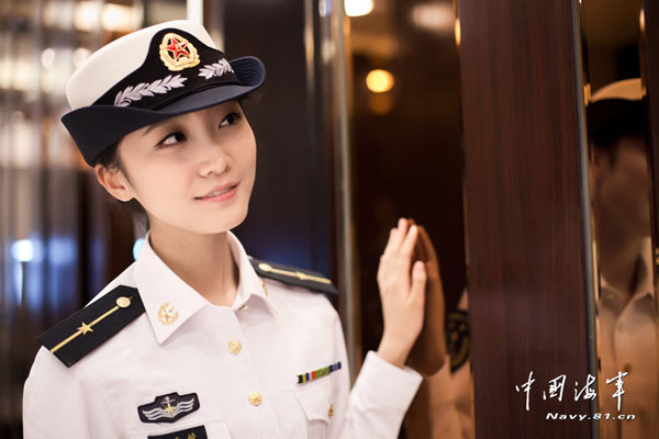 实拍中国海军美丽女兵(组图)