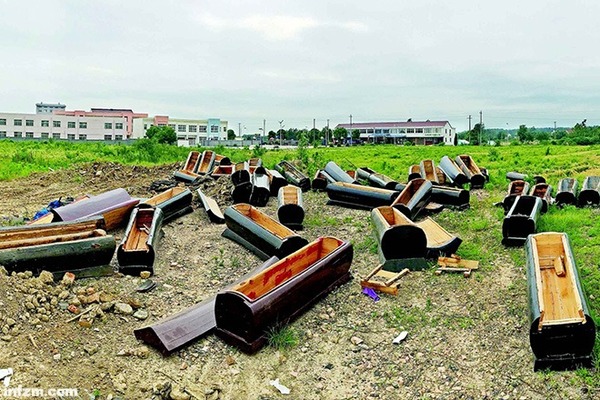 桐城全市一共有46万副棺材,已经被处置(销毁)的约45万副
