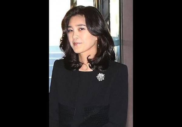 排名:17姓名:李富真/lee boo-jin净资产(亿美元):14年龄:43财富来源