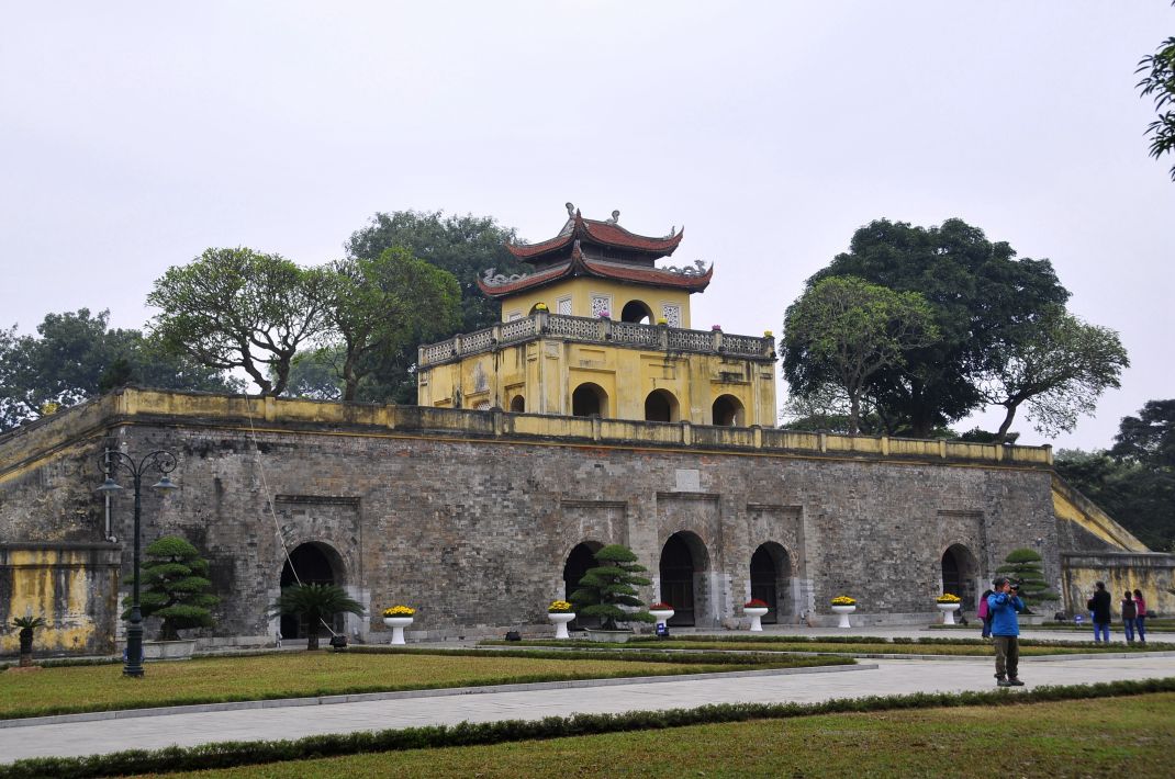 遗产名录收录有越南五个世界文化遗产,即河内升龙皇城,胡朝城堡遗址